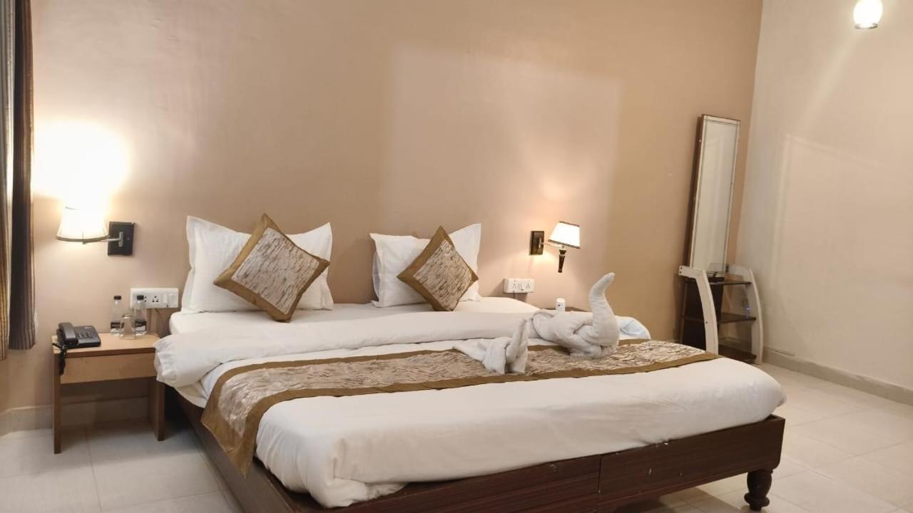 Hotel Shree Krishna Jungle Resort Khajuraho Exterior photo
